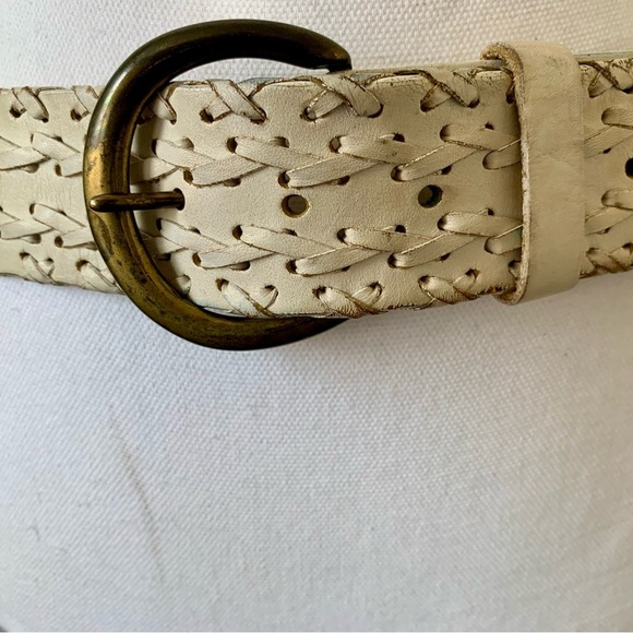 Leather white color belt with brass buckle - Picture 2 of 10